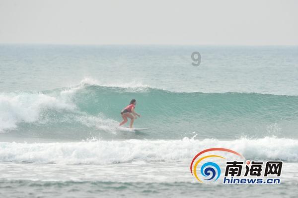 春节临近 民园广场装扮一新 节日氛围浓厚