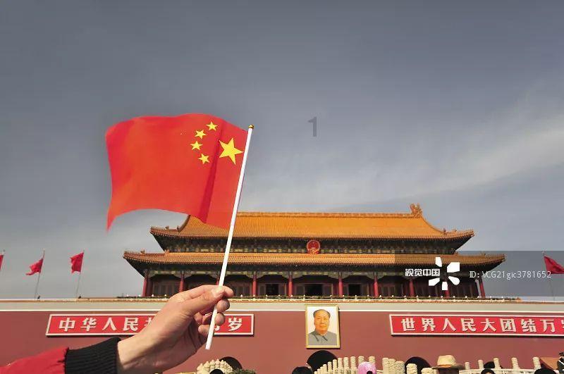 逃出昏暗的房子