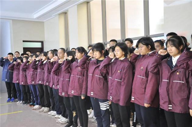 著名书画家陈忠洲院长出席北京市政协十四届二次会议