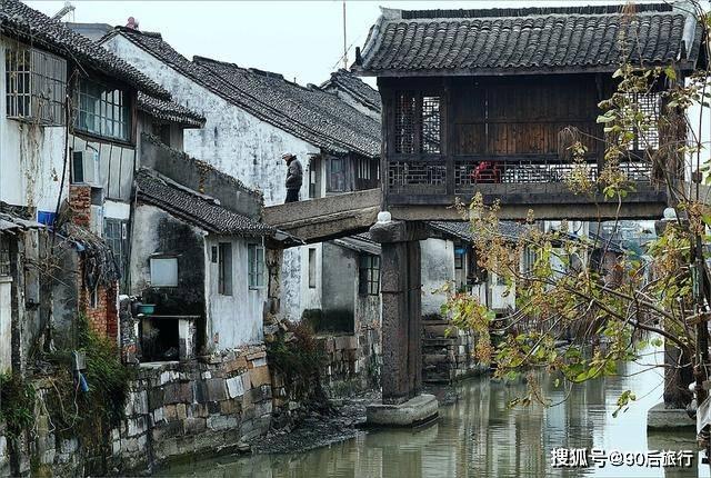 逃出魔术师的房间